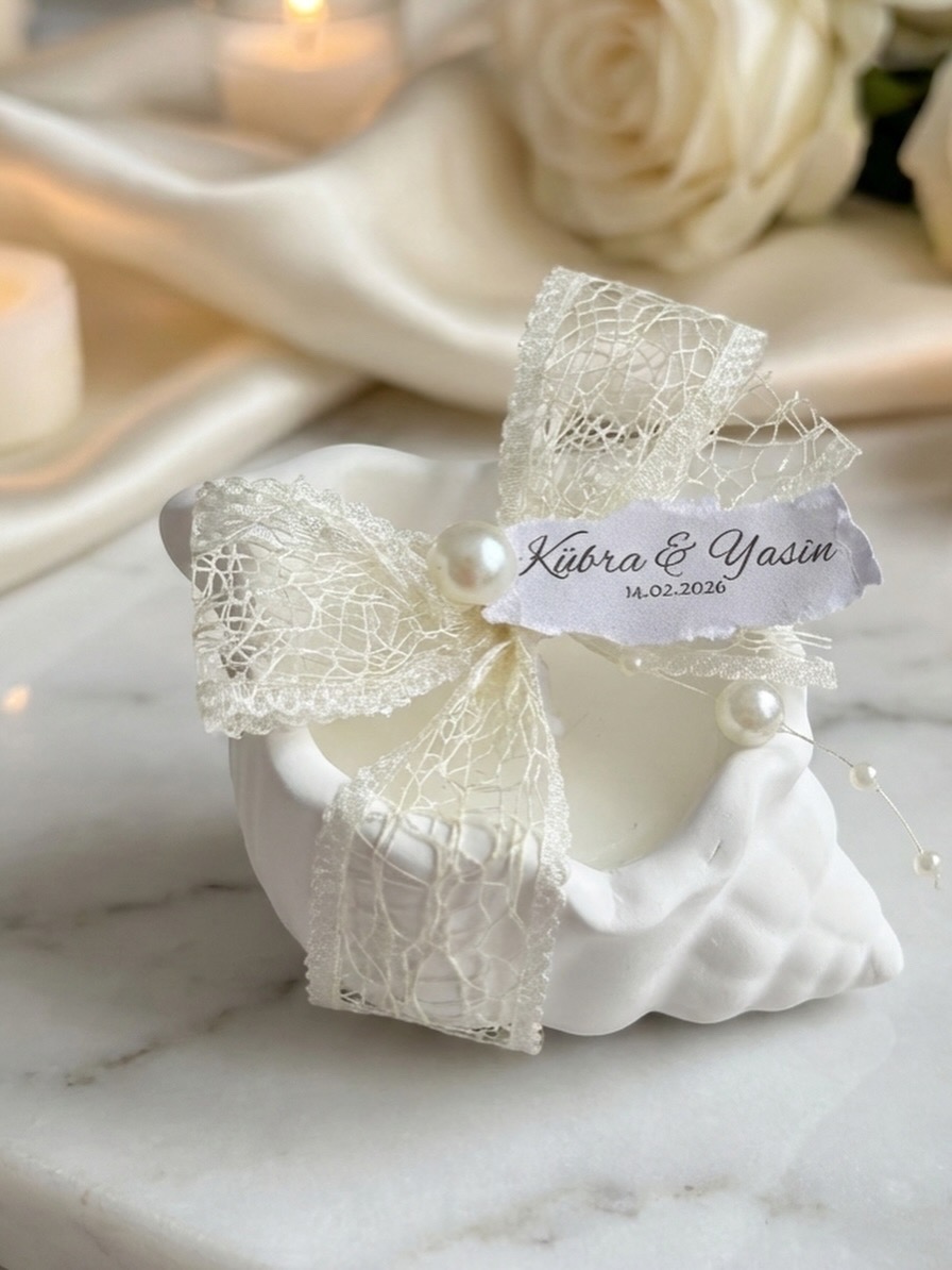 Personalized Seashell Candle Wedding Favor – Beach Wedding Gift, Coastal Bridal Shower Favor, Custom Name Shell Candle