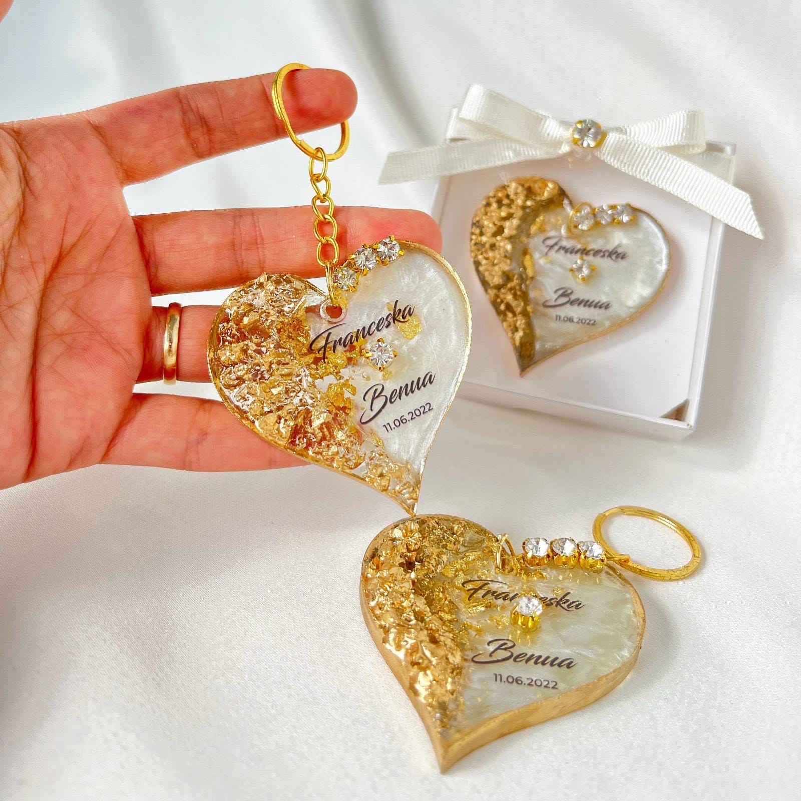 Alternative view of Personalized Gold Heart Wedding Keychain Favors: Elegant Keepsakes, Bulk Wedding Gifts