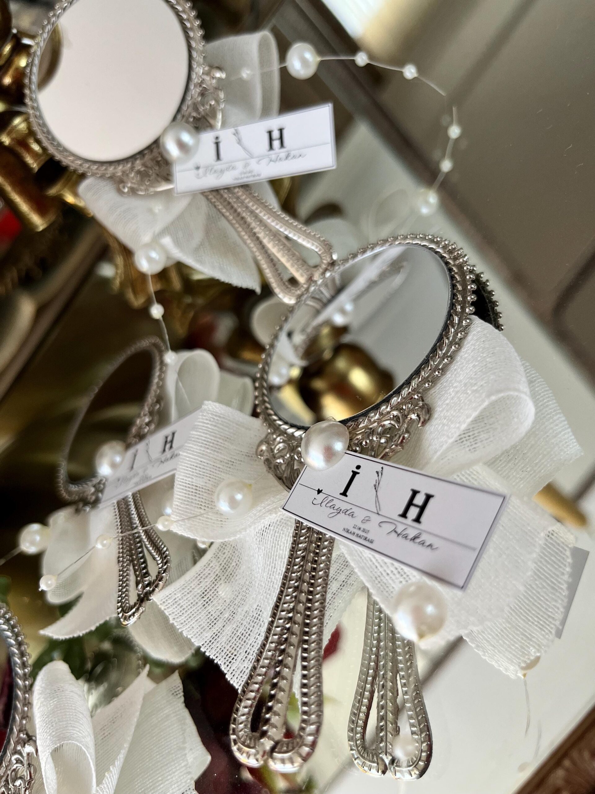 Silver Mirror Wedding Favors, Bridal Shower Guest Gift, Vintage Style Keepsake with Pearl Accent - Image 3