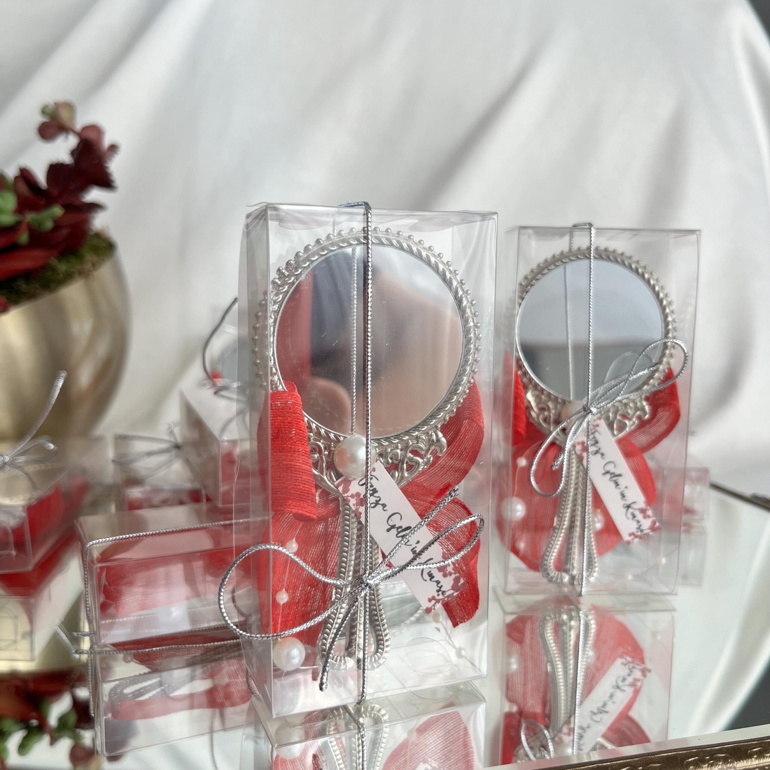 Personalized Mirror Wedding Favors, Red Party Gifts, Vintage Style Keepsake with Pearl Accent - Image 3