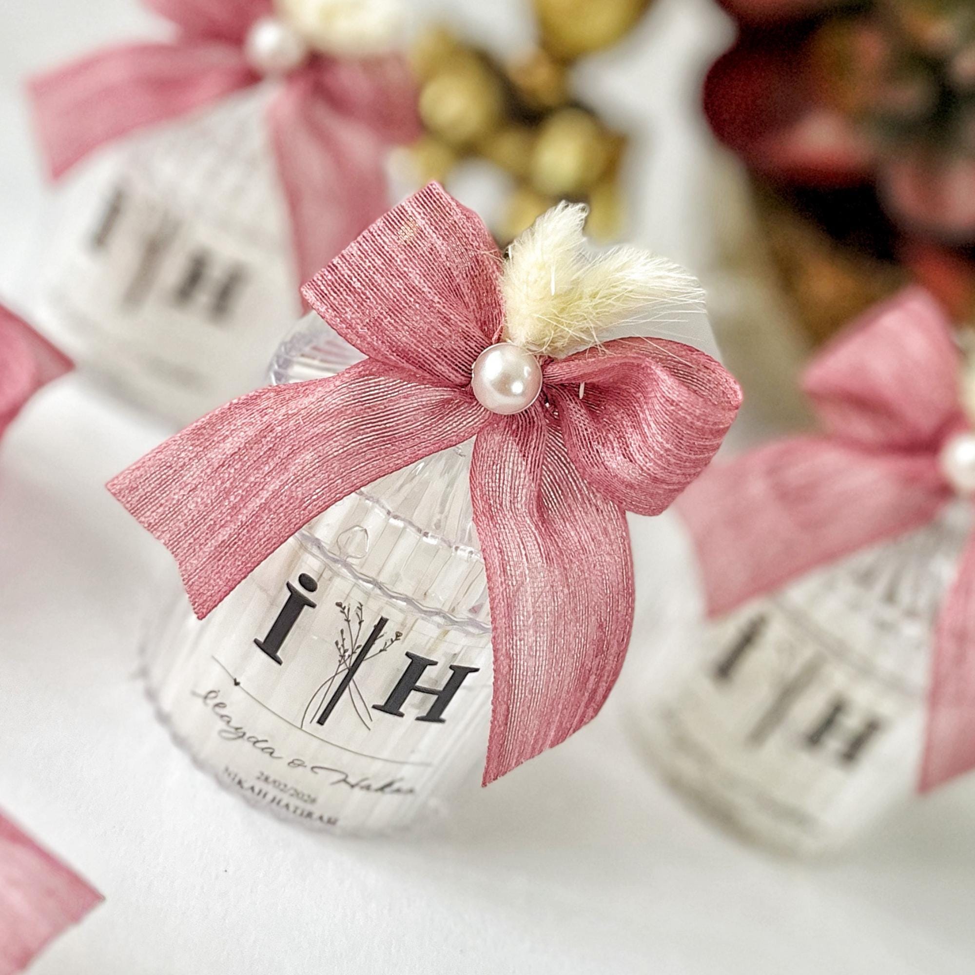 Personalized Scented Wedding Candle Favor for Guests, Bridal Shower Candle Gifts - Image 2