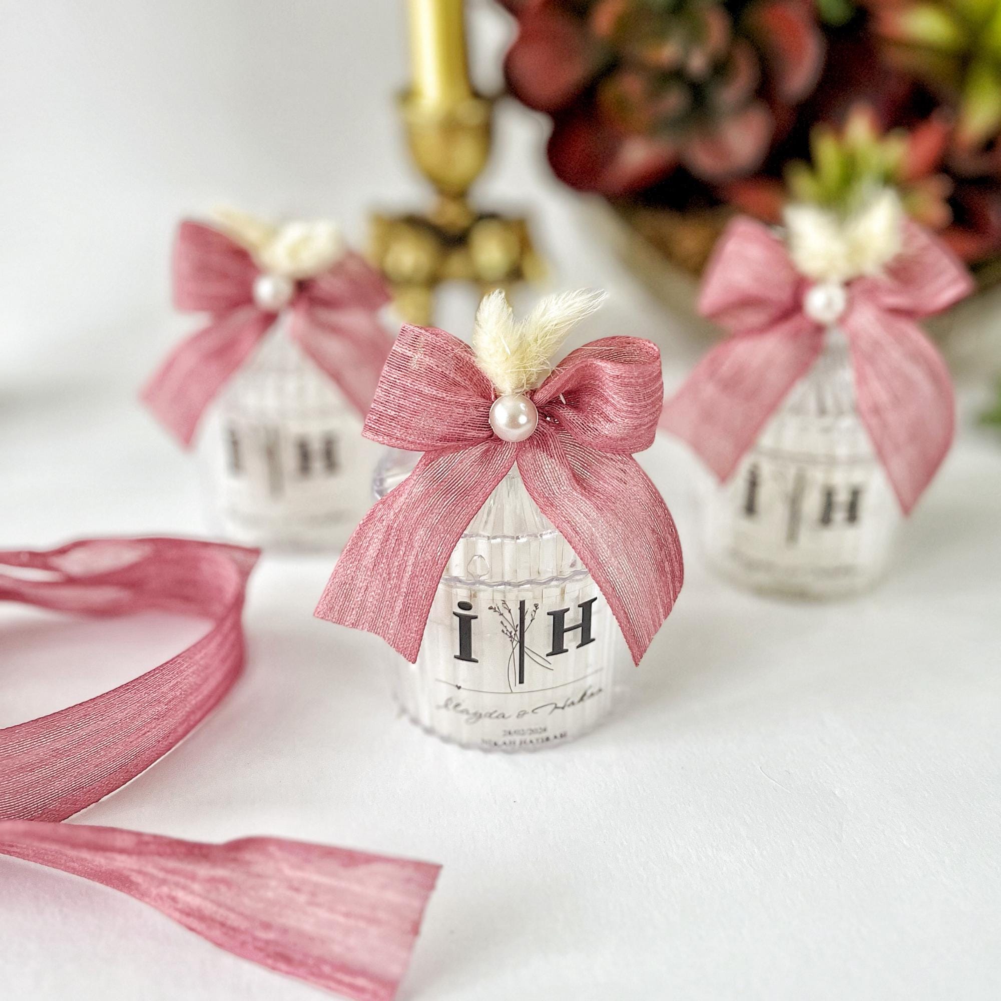 Personalized Scented Wedding Candle Favor for Guests, Bridal Shower Candle Gifts