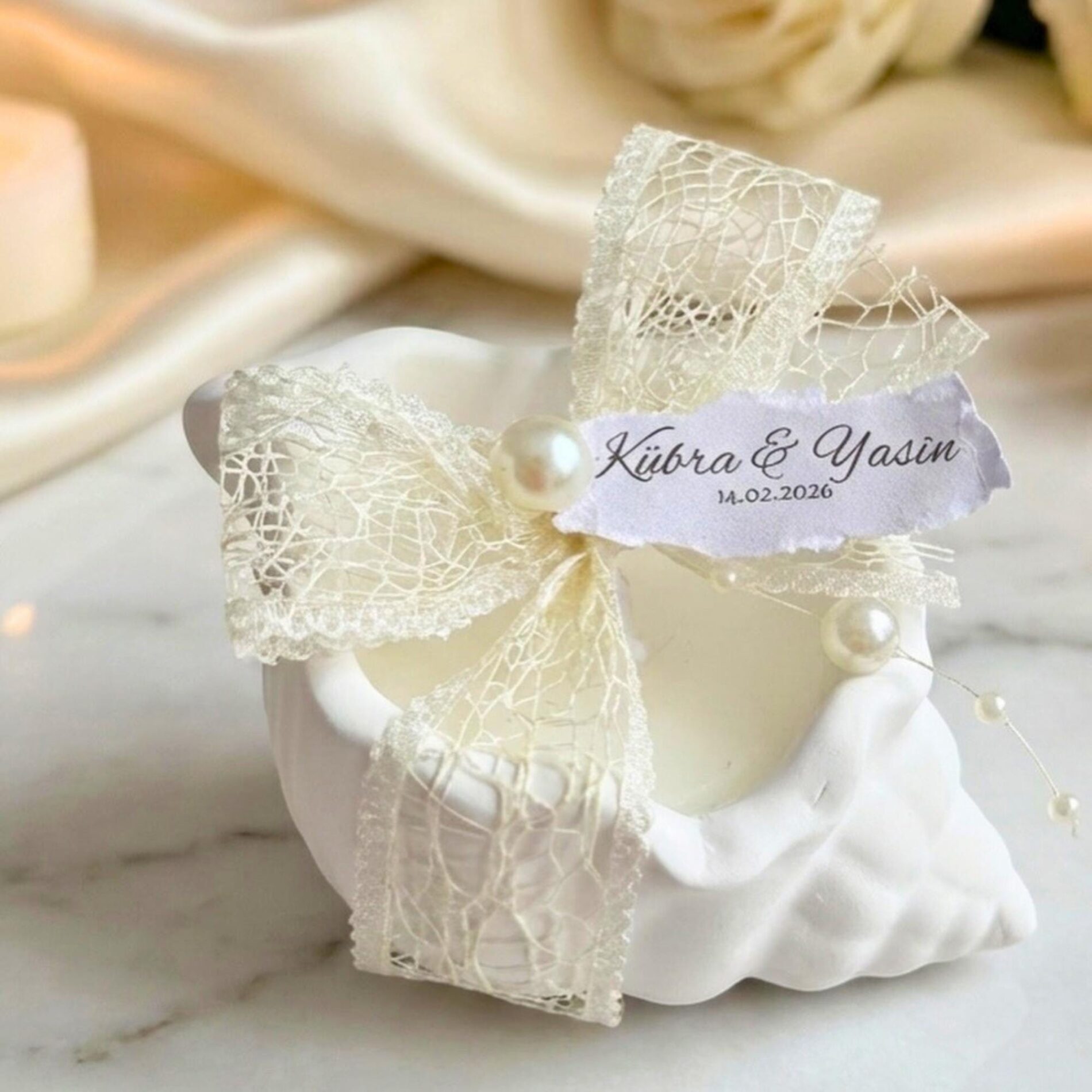 Personalized Sea Shell Candle Favors, Coastal Wedding Gift, Bridal Shower favors, Beach Party Decor